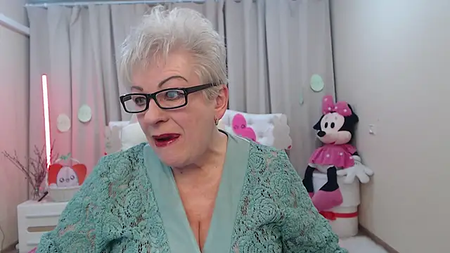 KayleSmoll online show from April 11, 2026, 6:44 pm