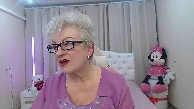 KayleSmoll online show from March 24, 2026, 8:09 pm