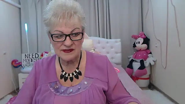 Snapshot of KayleSmoll chatting on May 26, 2026, 6:39 pm KayleSmoll online show from May 26, 2026, 6:39 pm