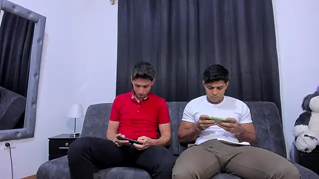 Snapshot of Luciano_and_Marlon chatting on October 15, 2025, 2:21 am Luciano and Marlon online show from October 15, 2025, 2:21 am