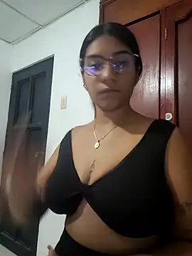 Sofythom1 online show from April 10, 2026, 1:45 am