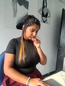 Sofythom1 online show from October 18, 2025, 9:39 pm