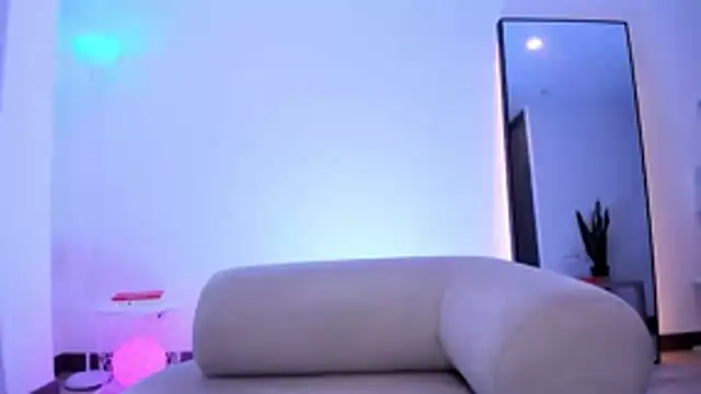 Kaarla    online show from November 12, 2025, 5:00 am