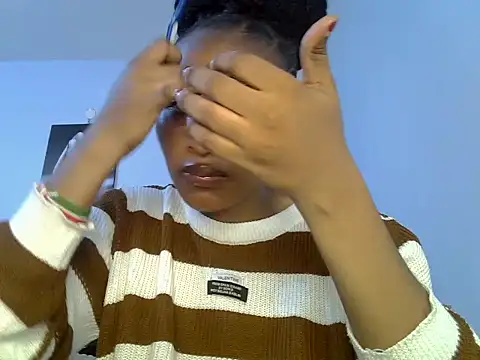 cute-alexis online show from April 7, 2026, 8:38 am