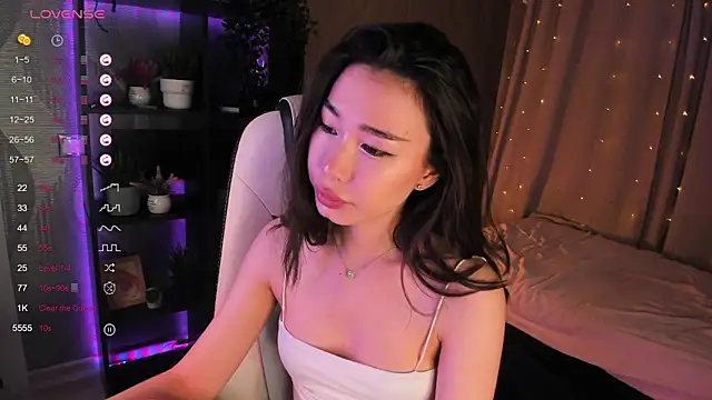 sensualily online show from October 10, 2025, 2:07 pm