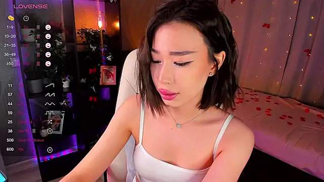 Snapshot of sensualily chatting on February 21, 2026, 3:47 pm sensualily online show from February 21, 2026, 3:47 pm