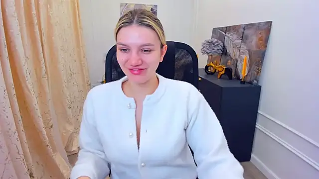 SelenaeMoore online show from May 29, 2026, 3:45 am