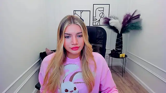 SelenaeMoore online show from November 29, 2025, 7:58 pm