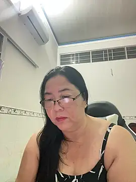 Snapshot of NDith chatting on March 17, 2025, 8:19 pm NDith online show from March 17, 2025, 8:19 pm