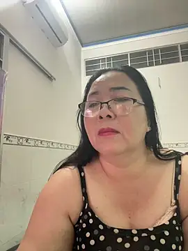 Snapshot of NDith chatting on March 18, 2025, 3:33 pm NDith online show from March 18, 2025, 3:33 pm
