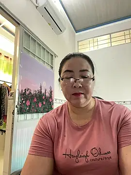 Snapshot of NDith chatting on March 20, 2025, 9:15 am NDith online show from March 20, 2025, 9:15 am