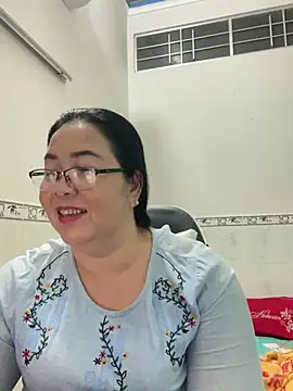 Snapshot of NDith chatting on March 21, 2025, 2:29 pm NDith online show from March 21, 2025, 2:29 pm