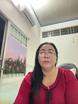 Snapshot of NDith chatting on March 20, 2025, 9:13 pm NDith online show from March 20, 2025, 9:13 pm