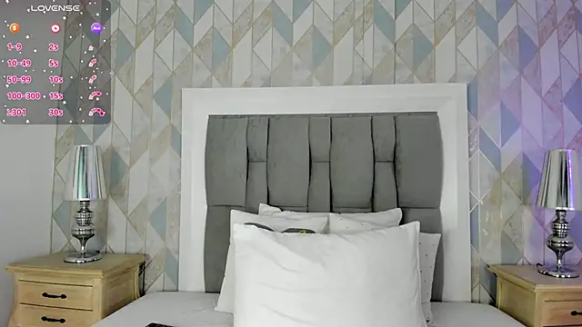 anais cooper online show from October 12, 2025, 11:44 am