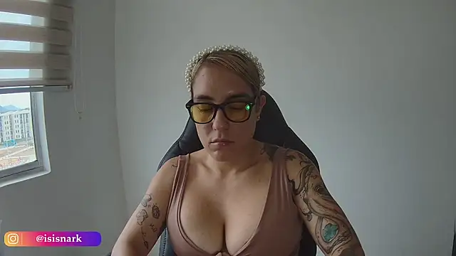 Isis69  online show from April 8, 2026, 7:04 pm