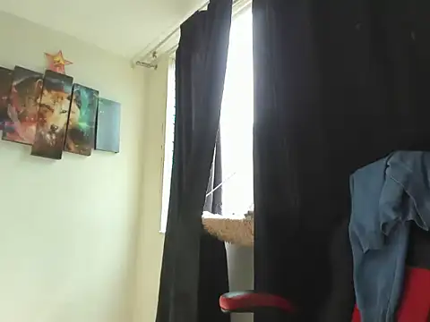 liiarosex online show from June 24, 2026, 7:33 pm