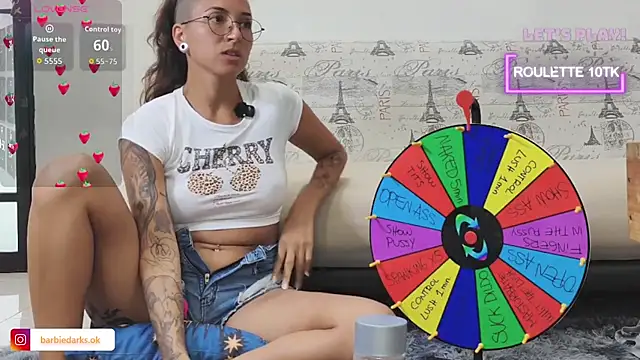 Snapshot of BarbieDarksOk chatting on October 1, 2025, 7:40 pm BarbieDarksOk online show from October 1, 2025, 7:40 pm