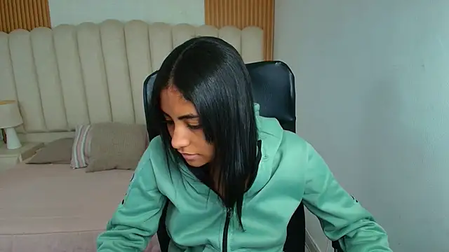 shaneelle online show from February 18, 2026, 3:04 am