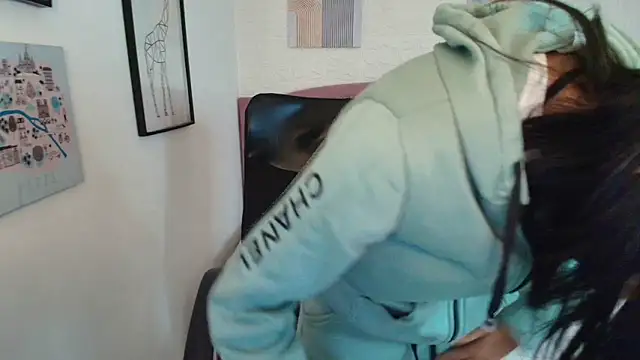 shaneelle online show from December 19, 2025, 3:10 am