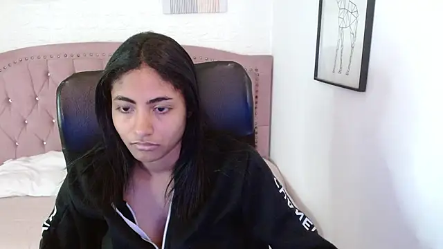 shaneelle online show from November 11, 2025, 3:12 am