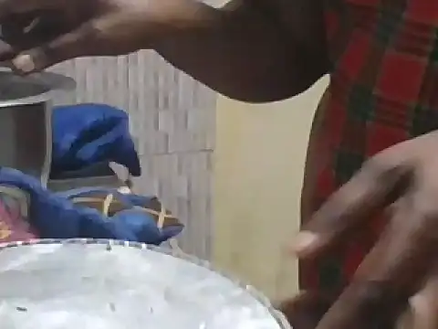 Snapshot of Bootiq chatting on December 1, 2025, 7:15 pm Bootiq online show from December 1, 2025, 7:15 pm