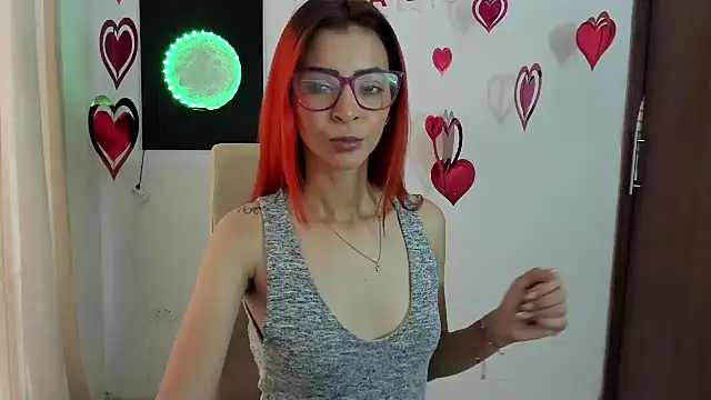 Snapshot of Amaranta_e chatting on February 13, 2025, 12:43 pm Amaranta e online show from February 13, 2025, 12:43 pm