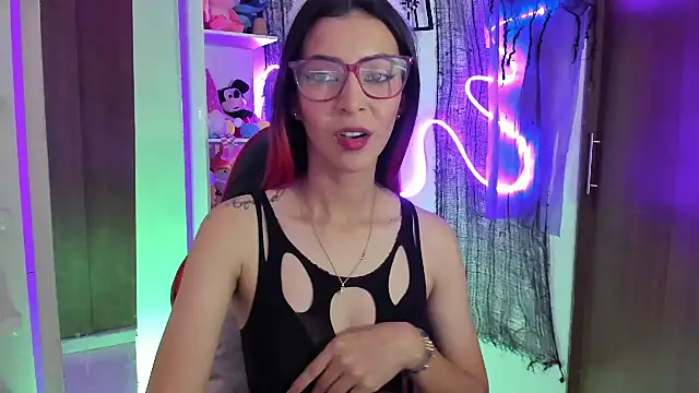 Snapshot of Amaranta_e chatting on October 9, 2025, 9:59 pm Amaranta e online show from October 9, 2025, 9:59 pm