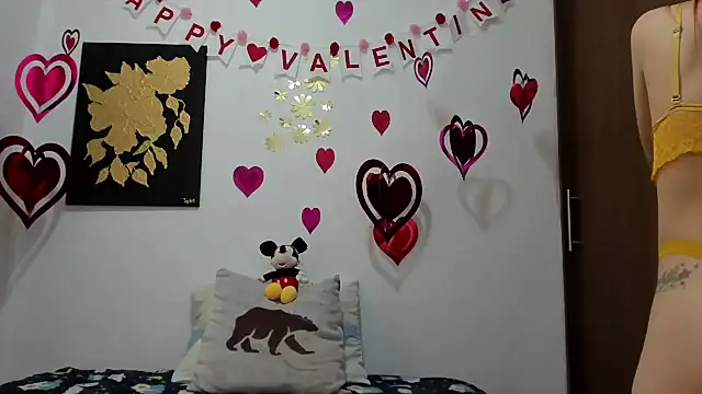 Snapshot of Amaranta_e chatting on February 7, 2025, 2:15 pm Amaranta e online show from February 7, 2025, 2:15 pm
