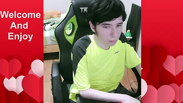 Snapshot of Twink_martinboy chatting on July 15, 2026, 2:51 am Twink martinboy online show from July 15, 2026, 2:51 am