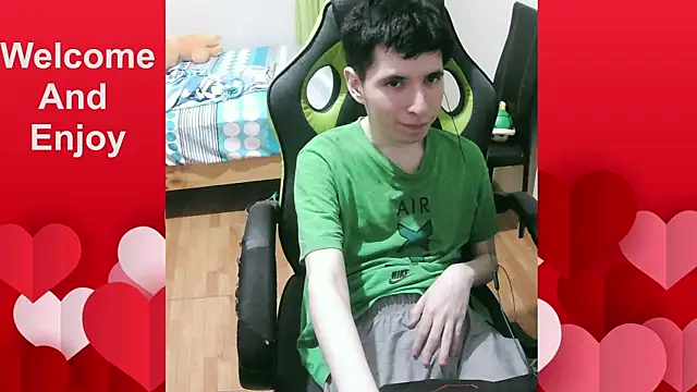 Snapshot of Twink_martinboy chatting on August 7, 2026, 12:05 am Twink martinboy online show from August 7, 2026, 12:05 am