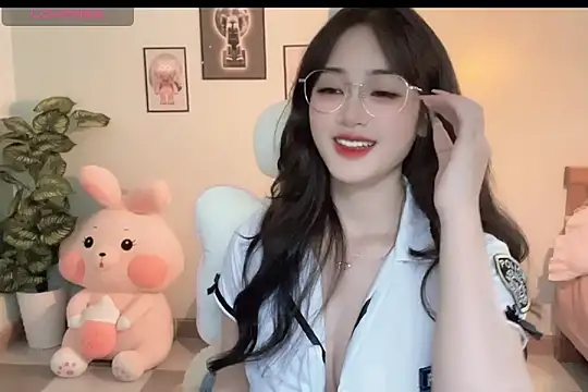  Aimy  online show from October 12, 2025, 4:14 am