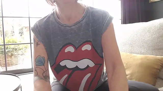 godinflower online show from March 14, 2025, 7:48 am