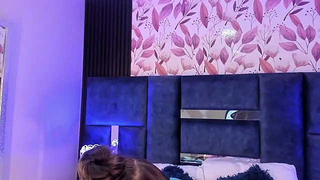 AmmyJones  online show from September 8, 2025, 7:35 pm