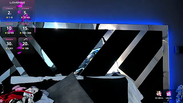 AmmyJones  online show from December 18, 2025, 7:40 pm