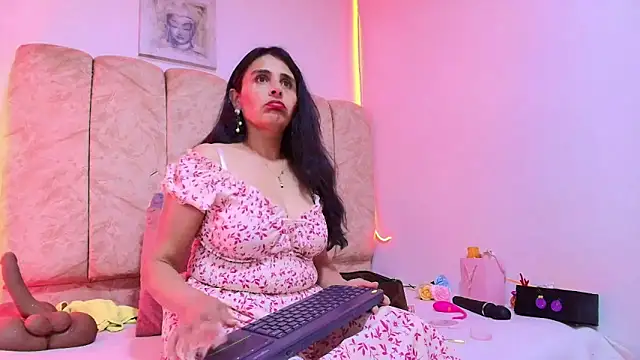  Marcela   online show from April 15, 2026, 11:27 am