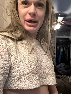 ImCarolinaCutiexxx online show from November 20, 2025, 6:41 pm