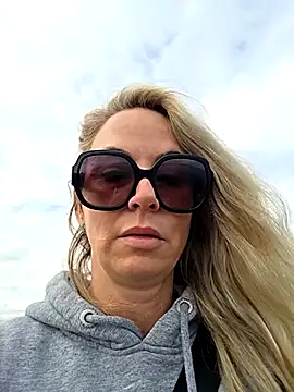 AshleyDiamonds1 online show from April 11, 2026, 7:28 pm