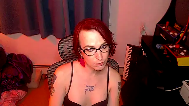 Snapshot of RyffBurnz chatting on October 20, 2025, 4:25 am RyffBurnz online show from October 20, 2025, 4:25 am