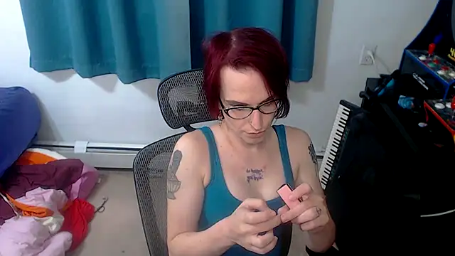 Snapshot of RyffBurnz chatting on October 14, 2025, 3:12 pm RyffBurnz online show from October 14, 2025, 3:12 pm