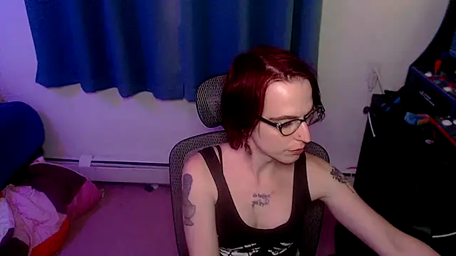 Snapshot of RyffBurnz chatting on October 9, 2025, 4:24 am RyffBurnz online show from October 9, 2025, 4:24 am