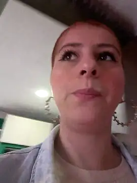 Snapshot of Nahiajhonson_ chatting on October 3, 2025, 12:50 pm Nahiajhonson online show from October 3, 2025, 12:50 pm