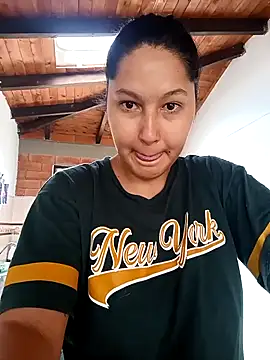 SamaraJay1 online show from April 12, 2026, 1:47 pm