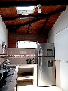 SamaraJay1 online show from April 18, 2026, 4:09 pm