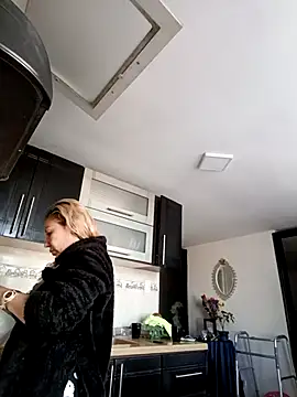 coral smitth online show from September 21, 2025, 11:48 am