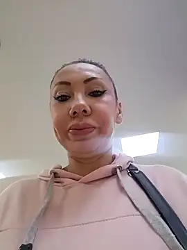 coral smitth online show from November 5, 2025, 10:13 pm