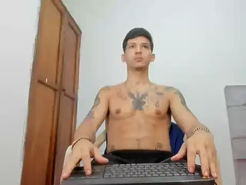 Snapshot of MasterSEX420 chatting on February 18, 2026, 12:12 pm MasterSEX420 online show from February 18, 2026, 12:12 pm