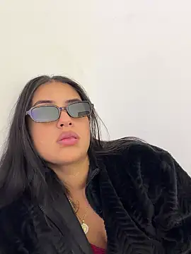 Snapshot of EmmaTorres_ chatting on February 19, 2026, 9:23 pm EmmaTorres online show from February 19, 2026, 9:23 pm