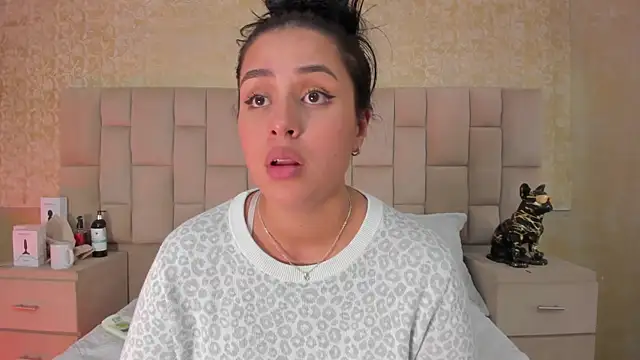 EmmaTorres  online show from March 19, 2025, 12:15 am