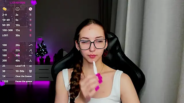 Sm0ly online show from December 24, 2024, 1:38 am