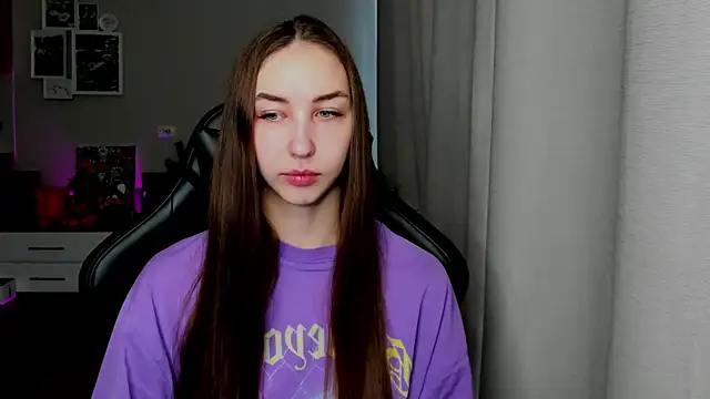 Sm0ly online show from May 26, 2026, 2:53 am